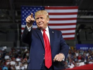 Трамп се враћа на велику политичку сцену 28. фебруара