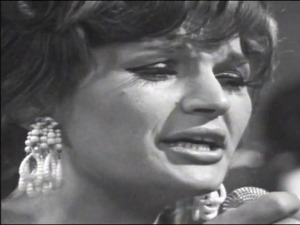  1001 Траг - Грли ме љуби ме - Силвана Арменулић 