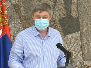 Стевановић: Болнички капацитети на граници попуњености, вакцина да буде обавезна за здравствене раднике