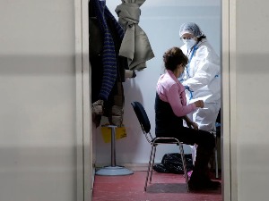 Брнабић: Вакцинисано више од половине грађана између 65 и 74 године