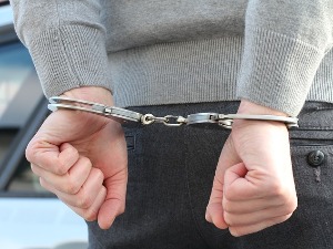 Ухапшен мушкарац у Новом Саду, у ранцу пронађена експлозивна направа