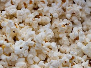 Радио драма: Зашто се кокице купују преко реда, 2. део