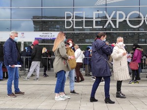  У реду за вакцинацију