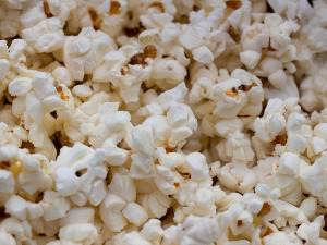  Радио драма: Зашто се кокице купују преко реда, 6. део 