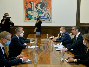 Вучић са Клугеом: Србија добром имунизацијом послала глобални лидер