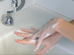 Редовно и правилно прање руку спасава животе, подсећају епидемиолози