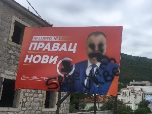 Антисрпске поруке на предизборним билбордима у Херцег Новом
