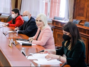 Михајловићева и Синдикат ЕПС-а о побољшању права радника