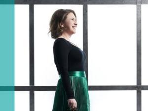 Клои Ханслип, виолина