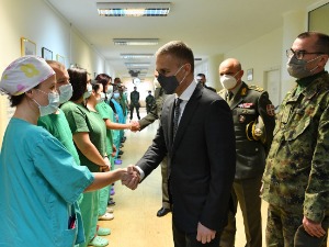 Порука лекара са прве линије фронта - вакциниши се и ти