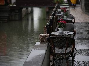 Јесењи четвртак – хладно, ветровито, кишовито