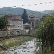 Полиција идентификовала нападаче на српску кућу у Витини
