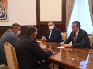 Вучић са Грчићем и представником Синдиката рудара "Колубаре"