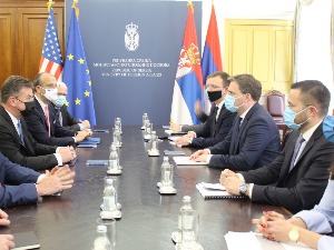Селаковић са Лајчаком: Дијалог и компромис једини пут до одрживог договора