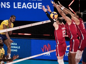 Одбојкаши Србије након преокрета поражени од Бразила