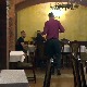 Кафане раде до поноћи, али угоститељи кажу да без живе музике нема ни пара