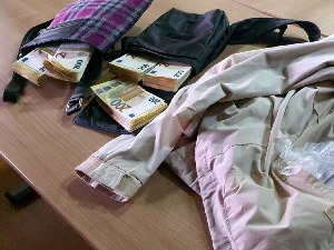Заплењено готово 150.000 евра на прелазу Прешево, новац сакривен по џеповима и торбицама