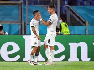 Европа игра фудбал, Италија убедљива против Турске