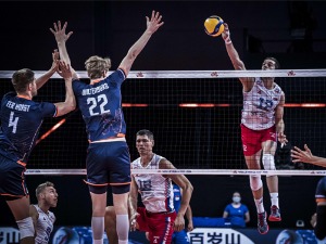 Одбојкаши после пет сетова победили Холандију