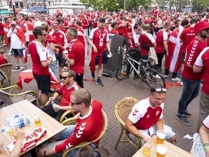Данци "окупирали" Амстердам