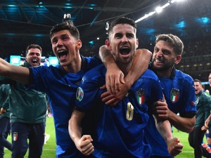 Са пенала до финала - Италијани избацили Шпанију и пласирали се у финале ЕП