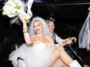 Удала се  Гвен Стефани у мини  венчаници и каубојкама -  креација Вере Ванг