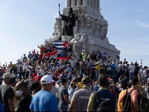Масовни протести на Куби, тражи се оставка председника 