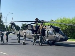 Принудно слетање америчког „црног јастреба“ на трг у Букурешту