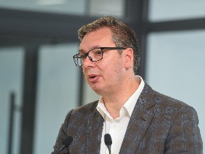 Вучић: Само чекам и слушам шта причају о Дечанима
