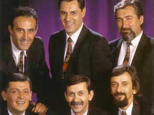 Медаљон - Ансамбл Свилен конац