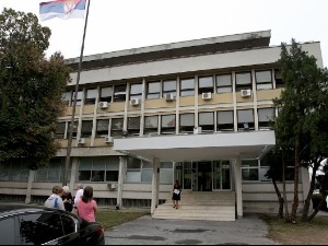 Осумњичени да је аутомобилом ударио дечаке на Карабурми браниће се са слободе