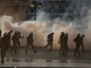 Сукоб полиције и демонстраната против вакцинације у Атини