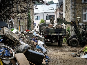 Разорне поплаве у Немачкој оставиле штету од више милијарди долара, најављене нове обилне падавине