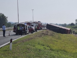 Приштински аутобус слетео код Славонског Брода – десеторо мртвих, много повређених