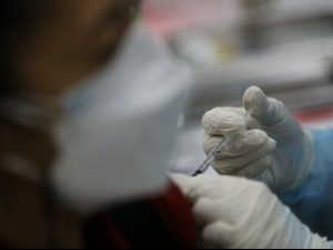 Делта сој вируса због брзине преноса мења "рат" против ковида, упозорава установа САД за јавно здравље