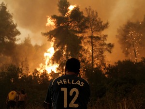 Катастрофа "библијских размера" на Пелопонезу, срушио се ватрогасни авион – помоћ стиже из Србије и света