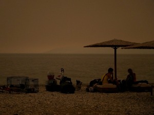 Половина српских туриста напустила Евију, они који остају јер им истиче аранжман на сигурном