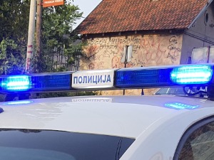 Старац осумњичен да је додиривао девојчице, одређено задржавање од 48 сати