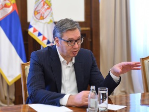 Вучић за Клајне цајтунг: Производићемо кинеску и руску вакцину