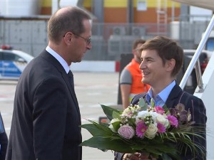 Брнабићева у Будимпешти, сутра заједничка седница влада