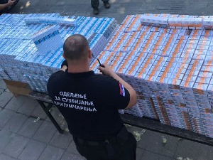 Спречен покушај кријумчарења 1.800 боксова цигарета