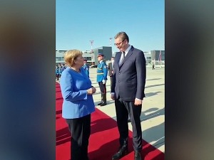 Меркелова отпутовала из Београда, испратио је Вучић