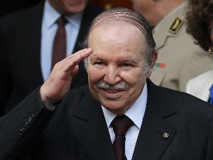 Преминуо бивши председник Алжира Абделазиз Бутефлика