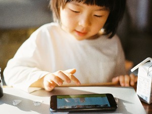 Кина ограничила деци време на Тик-Току на 40 минута дневно