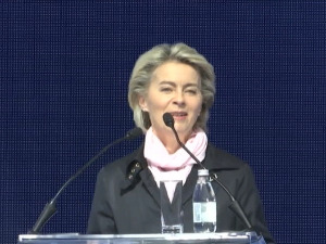 Урсула фон дер Лајен: Важно пронаћи одрживо пријатељско решење за КиМ