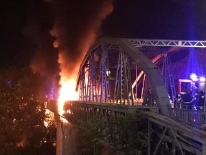 Изгорео “Гвоздени мост“, један од симбола Рима