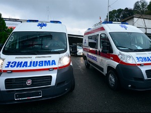 Струја ударила тинејџера на пружном прелазу у Рипњу док је био на вагону