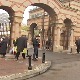 Данас су Михољске задушнице – молитвама и паљењем свећа сећамо се преминулих