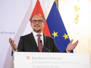 Ко је Александер Шаленберг, нови аустријски канцелар