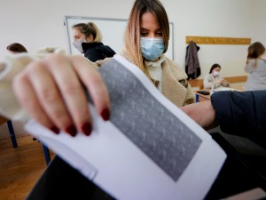 Српска листа прогласила победу у свих десет општина са српском већином